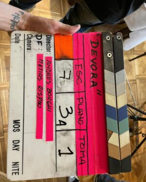 Clara Kovacic Instagram - Gente bella hoy mañana y el miércoles van a estar pasando nuestro corto Devora en @baficirec 
Alta obra maestra de @borghiandres y del universo de @tenebrissomnia_game 
Venganse!
Está épico 

🎬🎬🎬🎬🎬🎬🎬🎬
Ahí en el post están los días horarios y lugar

Los esperamos

Aguante el #cine #cineargentino