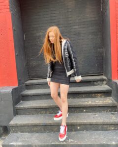 Actress Clare Foley HD Instagram Photos and Wallpapers June 2021
