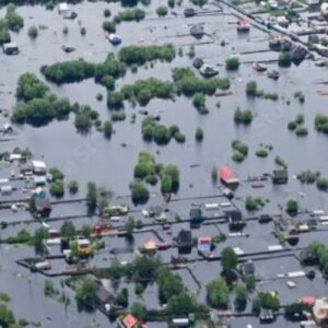 Cláudia Abrantes Instagram - É inevitável não sentir um nó na garganta e as lágrimas a torvarem os olhos.
O Rio Grande do Sul está a passar por uma situação terrível, agonizante, situação tal que chega a faltar o ar, só de pensar. 
Mas mesmo assim, mesmo em meio a tanta aflição, tanta perda, tanta desgraça…existe gente que não perde a esperança e continua adorando e pedindo socorro a Deus! 
A pergunta que não quer calar e que vai na cabeça de muito vocês: Onde está Deus nestas alturas? Então o vosso Deus não é aquele que pode todas as coisas e que vos protege de todos os males e todas as desgraças? 
Pois é, esse é mesmo o nosso DEUS! 
E a prova disso está neste vídeo e em tantos outros que andam a circular pela internet. 
Mesmo em meio à tempestade, o combustível destas pessoas é Deus. É Nele que elas alimentam a sua esperança, é a ELE que elas pedem socorro e intercessão. 
E ELE escuta. E ELE age. 
Deus está nos pequenos detalhes. 
Deus está no coração daqueles que crêem e confiam nele. 
Deus está em cada mão que ajuda.

Deus não é um Deus que causa dor. Mas sim um Deus que cura todas as dores. 

Que vídeo forte. Que vídeo lindo. Que lição de vida! 
Oremos pelo Rio Grande do Sul 🙏🇧🇷

O vídeo é deste senhor aqui: 
@artcarautocenter