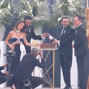 Claudia Álvarez Instagram - En la boda de mi mejor amigo @carlosquintanillas y @carlosadyan con las personas mas importantes #MiGeneracion #LosAmoChicos #LosCarlos