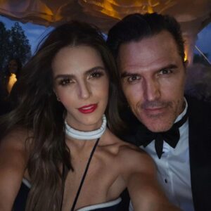 Claudia Álvarez Instagram - En la boda de mi mejor amigo @carlosquintanillas y @carlosadyan con las personas mas importantes #MiGeneracion #LosAmoChicos #LosCarlos
