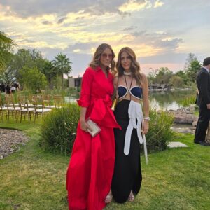 Claudia Álvarez Instagram - En la boda de mi mejor amigo @carlosquintanillas y @carlosadyan con las personas mas importantes #MiGeneracion #LosAmoChicos #LosCarlos