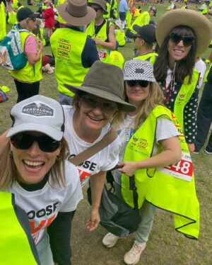 Claudia Karvan Instagram - @thewaysidechapel @kalitacorrigan @laramerrett we did it! Some people questioned my choice to wear jeans but they served me well. Thanks for all the support, donations and thanks to the volunteers and to Wayside for putting together such a well planned event. Great route! See you next year