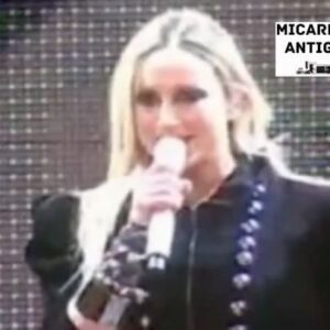 Claudia Leitte Instagram - Em 2 de julho de 2009 a gente celebrou a #IndependênciaDaBahia assim, lá no Farol da Barra, em Salvador! 
Em 2020, um dos personagens centrais da nossa história figurou no meu carnaval. Maria Quitéria tá brilhando nos meus stories! 🤩🤩🤩
Hoje é um feriado baiano que nos enche de orgulho por aqui!!!