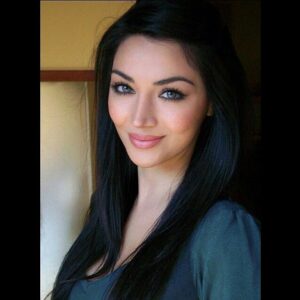 Claudia Lynx Instagram - #claudialynx #persian #iranian #girls