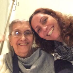 Claudia Souto Instagram - Todo meu amor pra você, mãezinha, no dia do seu aniversário dessa vida linda que você viveu. Estamos bem aqui. Saudades demais. Siga bem aí. Te amo. ✨