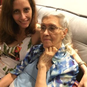Claudia Souto Instagram - Todo meu amor pra você, mãezinha, no dia do seu aniversário dessa vida linda que você viveu. Estamos bem aqui. Saudades demais. Siga bem aí. Te amo. ✨