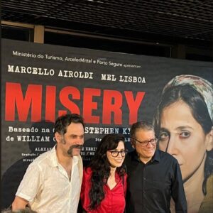 Claudia Souto Instagram - No dia do Teatro, a mais recente incursão no templo/berço/escola que me formou e alimenta a vida e a alma: o palco. Lugar onde desde muito jovem atuei, dirigi, iluminei, escrevi. @miseryapeca , que jornada maravilhosa !! Quem está em São Paulo, corra, pois são as últimas apresentações, últimas oportunidades de ver @mellisboa @marcelloairoldi e @alexandregalindo1  esbanjando talento e entrosamento em cena! Tradução e adaptação de @wbendelack e @csoutoh . Produção @wb_producoes @wbtelles @bruna_dornellas . Direção Eric Lenate. Desses encontros de honrar e agradecer a Dionísio. Viva o Teatro! Evoé! 🎭