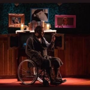 Claudia Souto Instagram - No dia do Teatro, a mais recente incursão no templo/berço/escola que me formou e alimenta a vida e a alma: o palco. Lugar onde desde muito jovem atuei, dirigi, iluminei, escrevi. @miseryapeca , que jornada maravilhosa !! Quem está em São Paulo, corra, pois são as últimas apresentações, últimas oportunidades de ver @mellisboa @marcelloairoldi e @alexandregalindo1  esbanjando talento e entrosamento em cena! Tradução e adaptação de @wbendelack e @csoutoh . Produção @wb_producoes @wbtelles @bruna_dornellas . Direção Eric Lenate. Desses encontros de honrar e agradecer a Dionísio. Viva o Teatro! Evoé! 🎭
