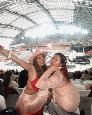 Claudia Tan Instagram - Obligatory eras tour post 🙆🏼‍♀️ truly an out-of-body experience watching mother blitz through 40  songs without breaking a sweat 😫

#taylorswift #erastour #erastouroutfit #taylorswift13 #erastoursg #erastoursingapore