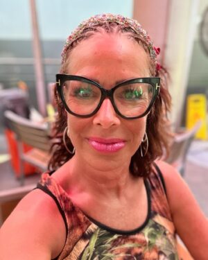 Claudia Wells Instagram - Today Miami…next weekend…Media, Pennsylvania for @greatmediacomiccon mediacomiccon April 12-14!! 
*
*
*
#bttf #claudiawells #jenniferparker #appearance #pennsylvania #backtothefuture #joy #love #fun #fans #autograph #photoop