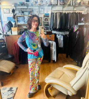 Claudia Wells Instagram - Hope you’ll all having a groooovy day today!!!
Awaiting my customer, so thought I’d show you today’s “subtle” ensemble. 😂❤️💕💝
*
*
*
#groovy 
#70s 
#armaniwells 
#claudiawells #mensfashion #highfashion #bttf #backtothefuture #jenniferparker #peace #love