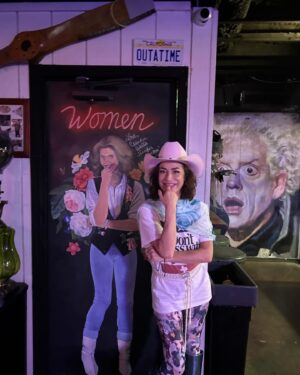 Claudia Wells Instagram - I had the most FABULOUS time tonight with Texan bttf fans at McFly’s Pub! Thank you for the love & fun & gumbo!!
*
*
*#mcfly  #bttf #claudiawells #jenniferparker #backtothefuture #appearance  #fans #texas #fortworth