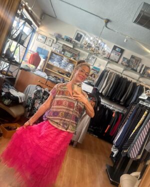 Claudia Wells Instagram - Happy princess day! 😊😘💕❤️
Love & blessings to every one of you!
@armani_wells #claudiawells #armaniwells #princess #pink #love #joy #gratitude #fun