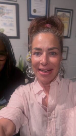 Claudia Wells Instagram - With @kidsinthespotlight at their working Studio! #kidsinthespotlight #fosteryouth #filming #charity #claudiawells #ambassador #grateful #checkitout 
https://kitsinc.org/