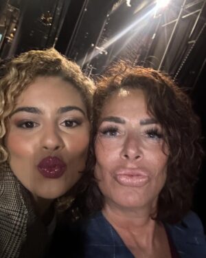 Claudia Wells Instagram - Twinning with broadway’s Jennifer Parker! Nicest gal ever!!
#claudiawells #jenniferparker #twins #bttf #backtothefuturebroadway #backtothefuture #broadway #nyc #fun #bestshowever #backtothefuture #bttfmusical