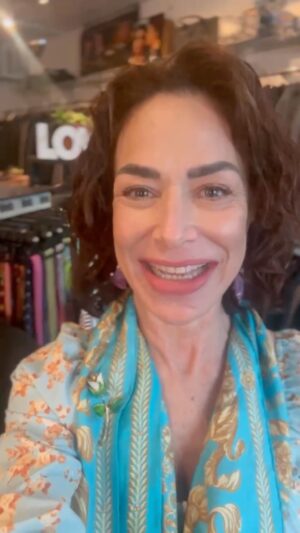 Claudia Wells Instagram - First time on set Back To The Future photos! Get yours signed for the first time ever! Heroes & Fantasies 1/20/24 in #SanAntonio #Texas 
*
*
*
#autographs #jenniferparker #backtothefuture #bttf #claudiawells #heroesandfantasies #comicshop #OneDayOnly #appearance #armaniwells