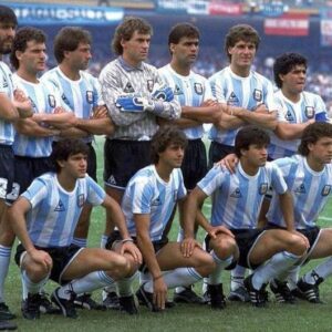 Claudio Borghi Instagram - Ya son 35 años desde que levantamos la Copa del Mundo en México 86’⚽️🏆 un hecho que con 21 años cambió mi vida para siempre!