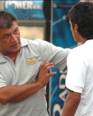 Claudio Borghi Instagram - Feliz Aniversario a la mejor escuela que tuve, siendo jugador, ayudante técnico, trabajando en la escuela de fútbol y dirigiendo inferiores hasta llegar al primer equipo. Felices 97 años @colocolooficial