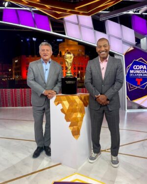 Claudio Borghi Instagram - Se mira, p̶e̶r̶o̶ ̶n̶o̶ ̶s̶e̶ ̶t̶o̶c̶a̶…SE TOCA! 🏆 
.
.
.
.
#campeóndelmundo #qatar2022 @telemundodeportes