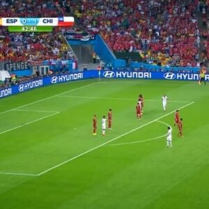 Claudio Palma Instagram - El triunfo de Chile con España en el Maracaná. Un 18 de junio del 2014 el equipo de @sampaolioficial derrotó 2-0 a España. 
Minuto 43”, y @charles.20aranguiz anota el segundo gol, dándole el punto final al partido.