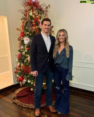 Clay Honeycutt Instagram - Sometimes the best present isn’t under the tree. It’s right under your nose