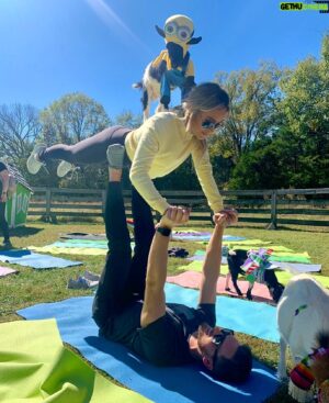 Clay Honeycutt Instagram - What she didn’t know.. is the 4 years of yoga I took in college