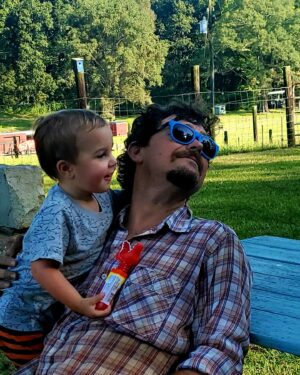 Clayne Crawford Instagram - Break time. 
Grandpa life   Farmlife = ❤
Follow @back40films !!!!!!
#cuprunithover