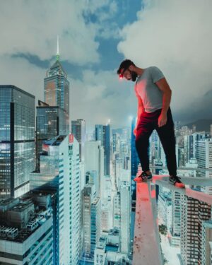 Clément Dumais Instagram - Est ce que les photos ça marche encore sur insta ? 🤔

Nouveau concept de camping illégal sur un gratte ciel de Honk Kong, la vidéo est sortie sur notre chaine et on a été gâté en rebondissements ahaha

Si vous avez des suggestions de spots improbables à camping, je lis tous les commentaires 👀

(Ah et si jamais ces photos et les 9 autres sont dispo sur notre shop ou sur tipeee dès 1€ 🙏)