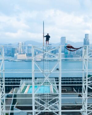 Clément Dumais Instagram - Est ce que les photos ça marche encore sur insta ? 🤔

Nouveau concept de camping illégal sur un gratte ciel de Honk Kong, la vidéo est sortie sur notre chaine et on a été gâté en rebondissements ahaha

Si vous avez des suggestions de spots improbables à camping, je lis tous les commentaires 👀

(Ah et si jamais ces photos et les 9 autres sont dispo sur notre shop ou sur tipeee dès 1€ 🙏)
