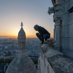 Clément Dumais Instagram - Demain, 18h, le plus beau monument de Paris sera mis en valeur dans la vidéo du jeudi ! 🔥

Quel bonheur d'y retourner 7 ans plus tard, et pas juste pour 1h, une nuit complète, et pas que, j'en dis pas plus. 🤫

On a trop trop hâte que vous checkiez la vidéo, on est beaucoup trop contents du résultat. Certes, ce n'est pas le Brésil, mais concernant Rio on a une superbe annonce qui arrive le 2 Juin, restez à l'affût ! 👀
▪
📸 @paulrdb.

#paris #france #sacrécoeur #sacrecoeur #extreme #escalato #escalade #ninjawarrior #city #climbing #bouldering #parkour #gallery #photography #urbex #montmartre #fit #fitfam #teamshape #sunrise #climb #explore #exploration #basilique