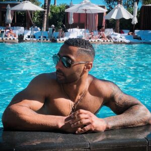 Clint Gordon Instagram - Been good to have a few chilled days and get ready to hit hard when I'm back 👊🏾
#pool #holiday #motivation #vacation #sun #miami #workmotivation