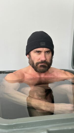 Clive Standen Instagram - I’ve been jumping in winter lakes and the ice-cold sea using metal bathtubs filled with ice. I’ve tried everything and done whatever it took to keep my body in cold plunge therapy...

After looking around for a while for the best self-regulating tub, I committed to getting a @modtub, and the guys who started this small business were so awesome I decided to make this video to say thank you.

No ice, no fuss- you open the lid, and it’s ready to go 24/7 - it’s low cost to run & you’ll save thousands on ice and water over your cold plunging journey.

#modtub #coldplunge #icebath 🧊🧊🧊