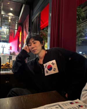 Code Kunst Instagram - 착하고 사랑스러운 어린이 여러분
세뱃돈은 어머니에게 맡기면 다시는 내 품으로 돌아오지 않습니다.

모두 새해 복 많이 받으세요 
Happy Luna New year 🙇🏻🩶