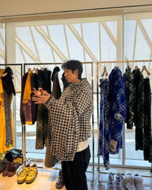 Code Kunst Instagram - 오랜만에 모아 두었던 사진을 올려 봅니다. 요즘에 저는 한마디 한마디에 마음을 담아가며 지내고 있어요. 모두 좋은 일이 가득하기를 바라요