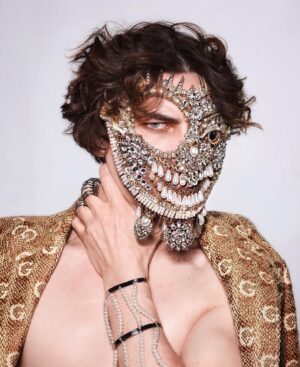 Cody Fern Instagram - mask4mask

@vman 
Photography: @richardburbridge 
Fashion: @nicolaformichetti 
Makeup: @makiryoke 
Hair: @koji_ichikawa