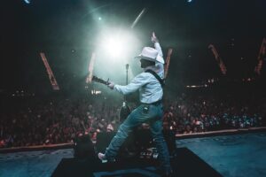 Cody Johnson Instagram - Y’all showed up in Florida! 
See you this weekend Indiana and Alabama!

📸 @jttex