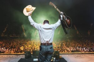Cody Johnson Instagram - Y’all showed up in Florida! 
See you this weekend Indiana and Alabama!

📸 @jttex