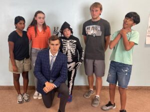 Cody Linley Instagram - Shout out to the inspirational actors that I had the pleasure of working with this week! 🙌 Y’all inspire me to continue to learn and have fun with my passion of storytelling. 😎Wishing y’all the best! ❤️🎥 💫 
•
•
•
#actingcoach #actingclass #auditionskills #meisnertechnique #texas #codylinley #fun