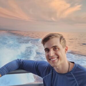 Cody Linley Instagram - My “#Happy Place”. 🌊 😃 Where’s yours?
•
•
•
#scuba #codylinleylove #hawaii #waybackwednesday #codylinley #smile