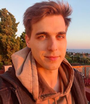 Cody Linley Instagram - 👋 How y’all durin’? 🤠 
•
•
•
#actor #actorslife #love #insta #sunset #photooftheday #codylinley #codylinleylove