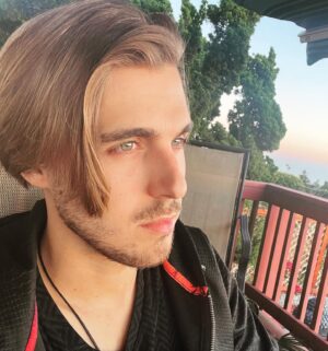 Cody Linley Instagram - Just watching the sunset on a beautiful day. What’re you up to?
•
•
•
#sunset #codylinley #codylinleylove #chillin #peace #nature #relax