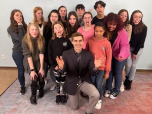 Cody Linley Instagram - 🎉Happy new year everyone! 🙏Thank you to all the amazing actors from last week that rocked this holiday season’s classes. 😃(Improv game show, Casting from an Actor’s Perspective & the Emotional Scale Workshop). ❤️Wishing the best for you all this year!!! 
•
•
•
#actors #teaching #holidays #fun #codylinley #codylinleylove #inspire