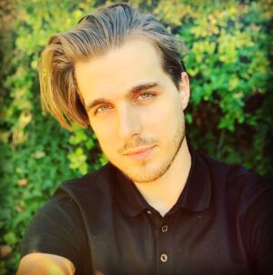 Cody Linley Instagram - I hope all is well in your world.🙏❤️🙂
•
•
•
 #actorslife #love #insta #instadaily #TBT #photooftheday #codylinley #codylinleylove
