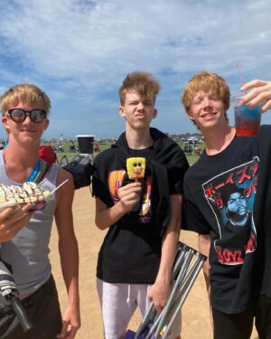 Cody Veith Instagram - happy birthday eric!! you’re legally old enough to get your license… good grief vegas is cooked… live up your day, you bring so much happiness & smiles to everyone around you :) i love you with all of my heart and am so thankful you’re my brother 🤍 I LOVE YOU ERIC #16 🎊
