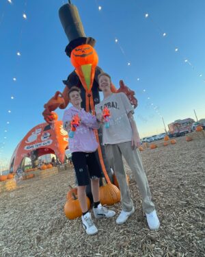 Cody Veith Instagram - pumpkin patch 🎃 ft. bubble blasters & pumpkin juggling