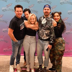 Colin Donnell Instagram - Thank you so much to everyone who came out to @galaxyconrichmond. Had a great time being reunited with some #Arrow friends and getting a chance to chat with all of you and a bonus of meeting some folks I’ve admired for a long time.

Hope to get a chance to do some more soon so if there’s a con near you you’d like to see me at, tag them in the comments below!