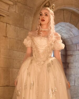 Colleen Atwood Instagram - Anne Hathaway as Mirana, the White Queen. She is very competitive with her sister the Red Queen played by Helena Bonham Carter in the new film, and we get to see their character’s backstories. Mirana’s look here is not quite as harsh as in “Alice in Wonderland”…it is a little more subtle.