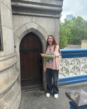 Colleen O'Shaughnessey Instagram - LONDON🇬🇧