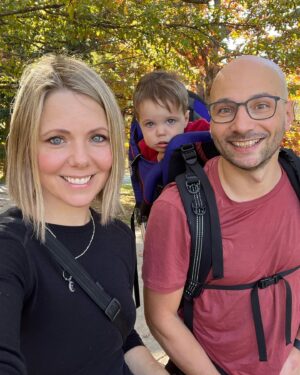Collette Wolfe Instagram - We are all looking at the camera at the same time!  Family hike. I love the fall. #basic 🍁🤷‍♀️🕸